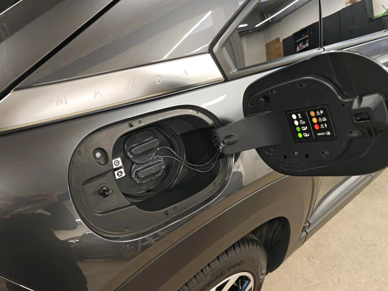 Grå Mazda MX-30 fra 2024