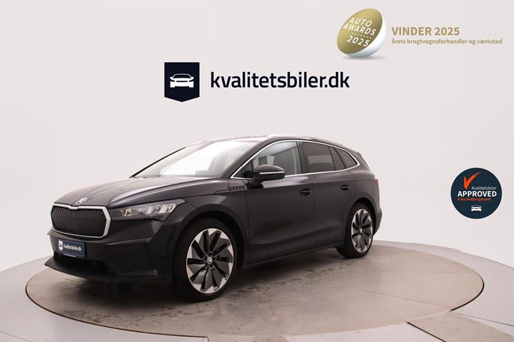 Sort Skoda Enyaq fra 2023 set udefra