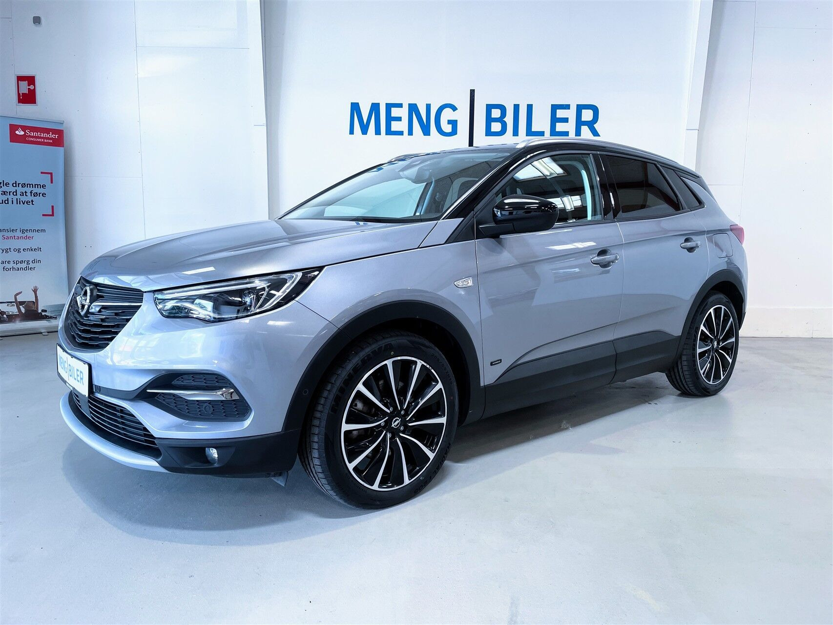 Grå Opel Grandland X fra 2021