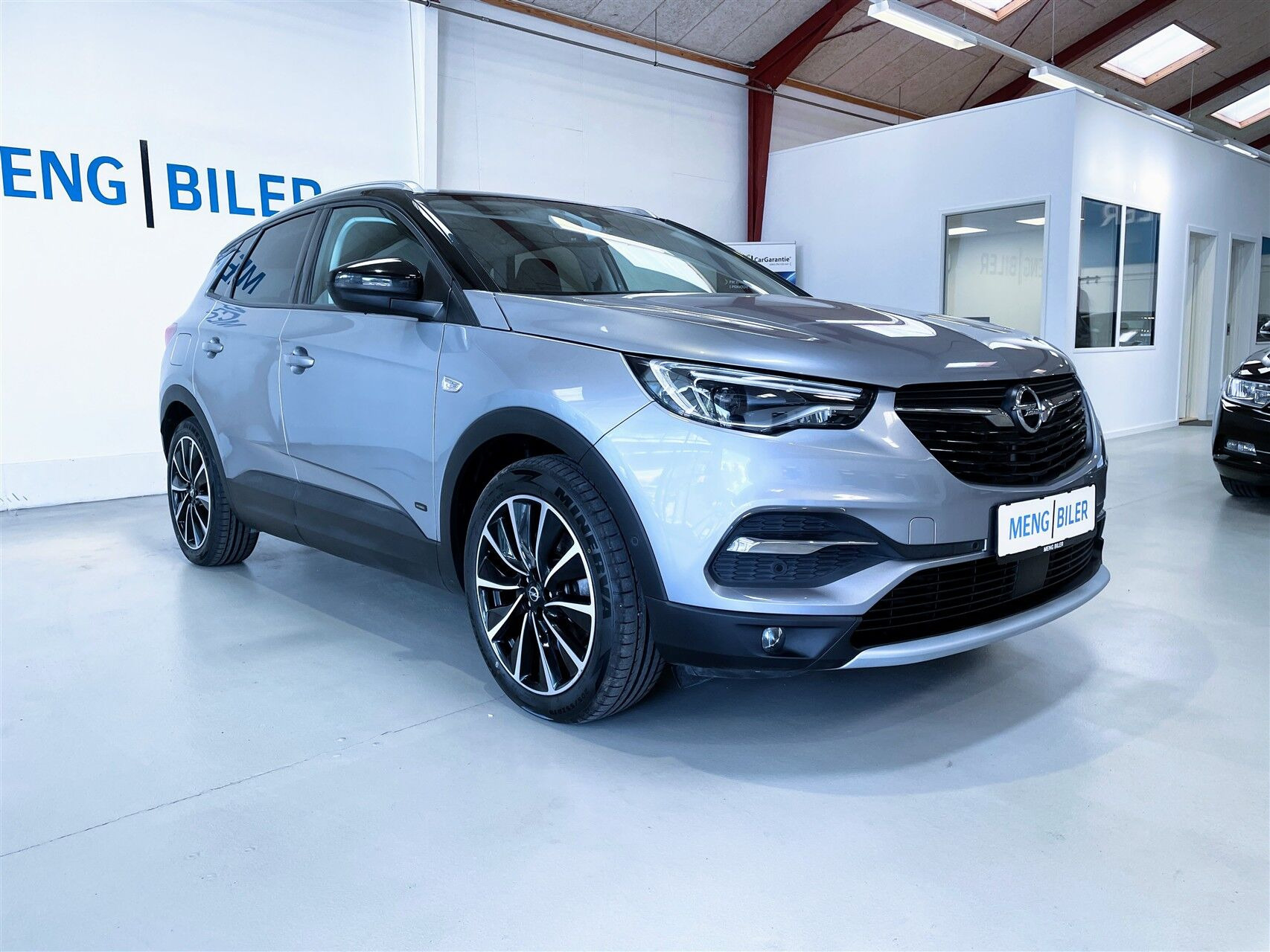 Grå Opel Grandland X fra 2021