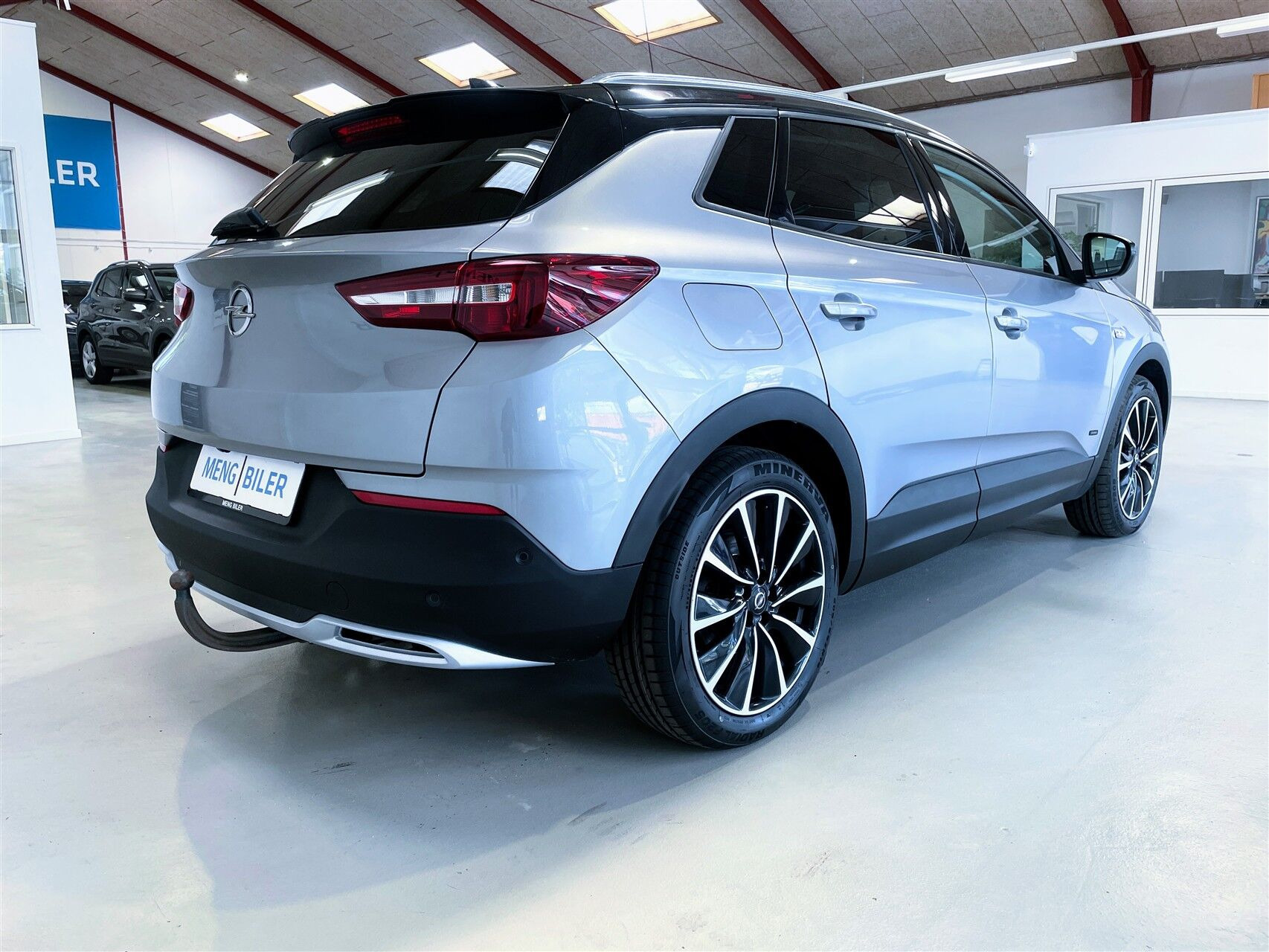 Grå Opel Grandland X fra 2021