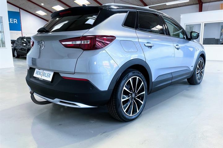 Grå Opel Grandland X fra 2021