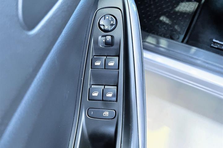 Grå Opel Grandland X fra 2021