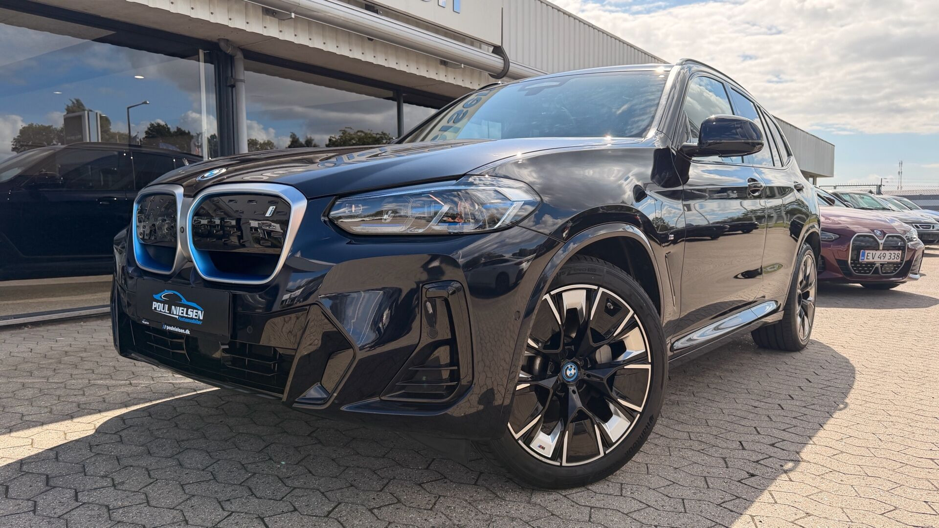 Sort BMW iX3 fra 2023