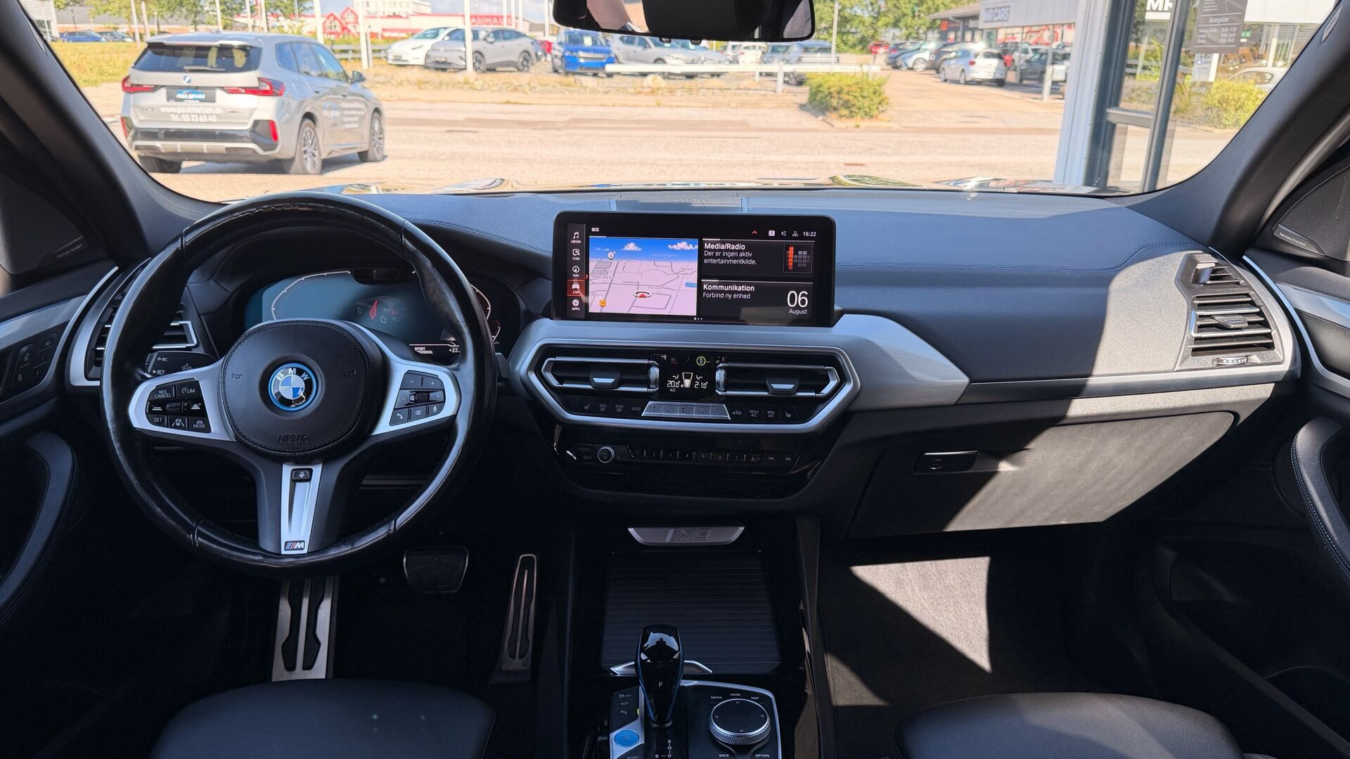 Sort BMW iX3 fra 2023