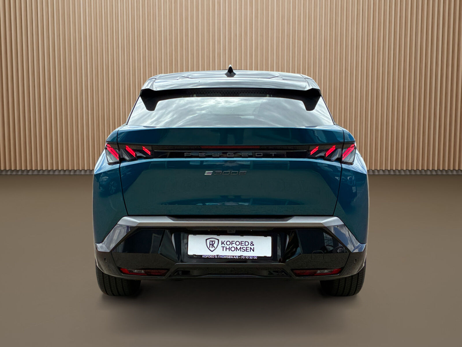 Blå Peugeot e-3008 fra 2025