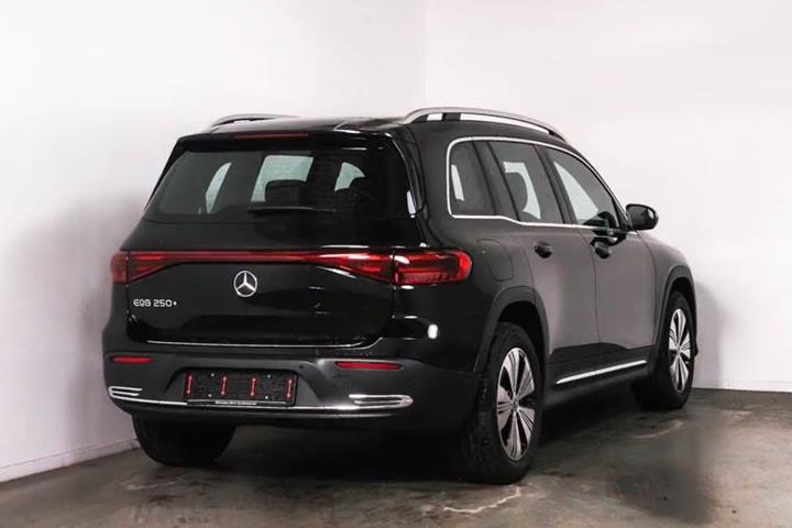 Grå Mercedes EQB250+ fra 2025