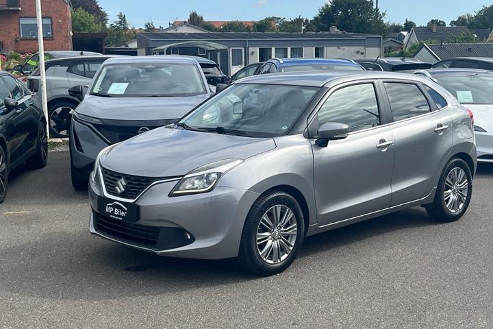 Grå Suzuki Baleno fra 2017