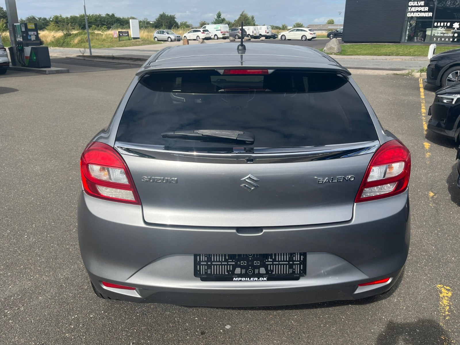 Grå Suzuki Baleno fra 2017
