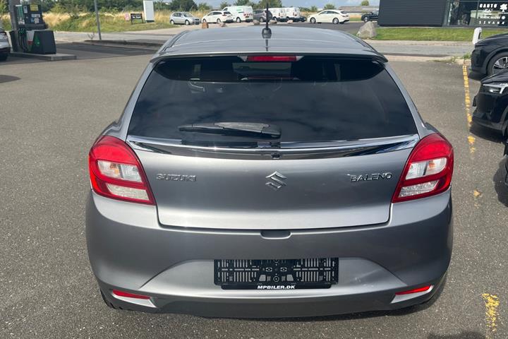 Grå Suzuki Baleno fra 2017