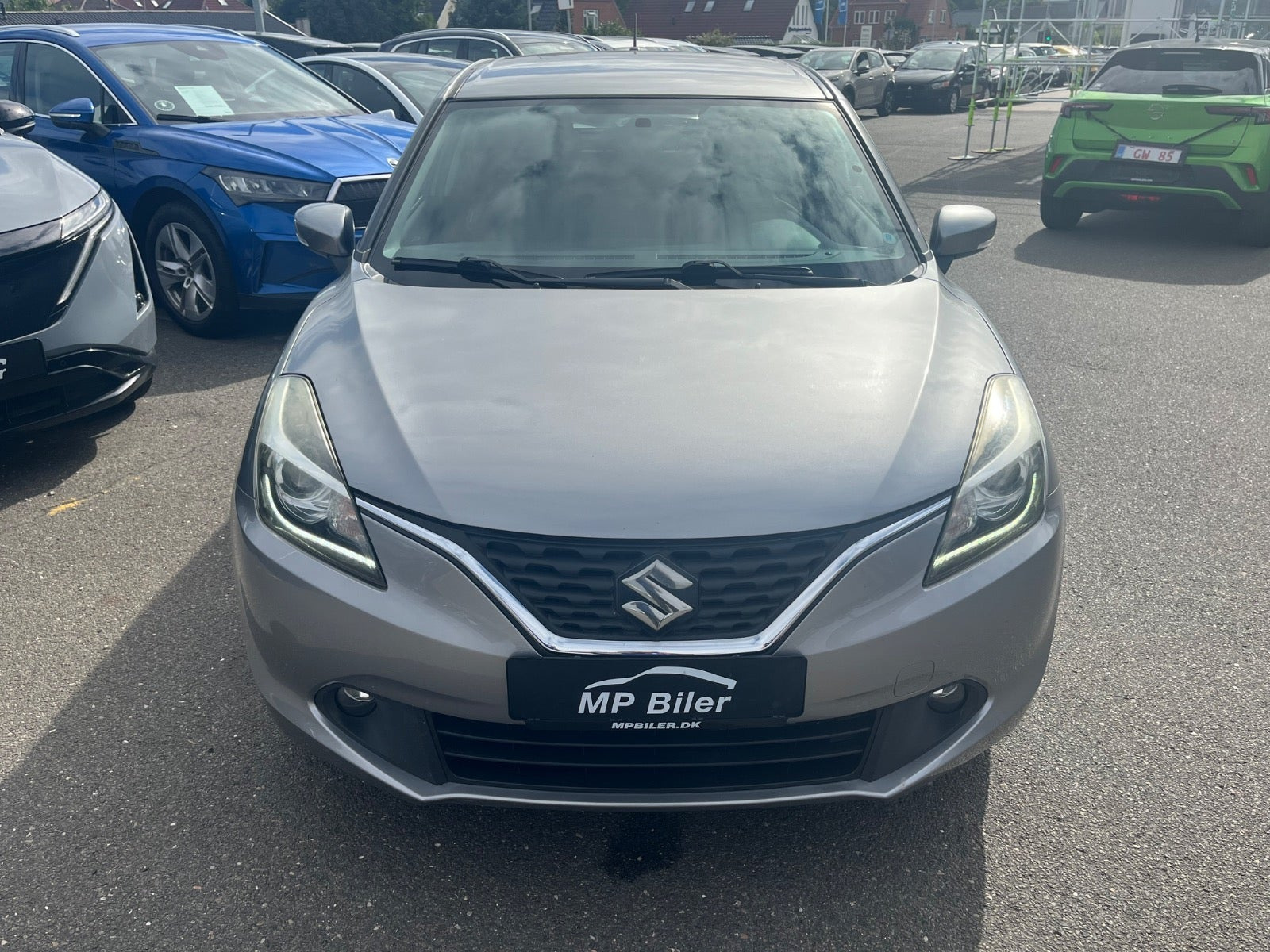 Grå Suzuki Baleno fra 2017