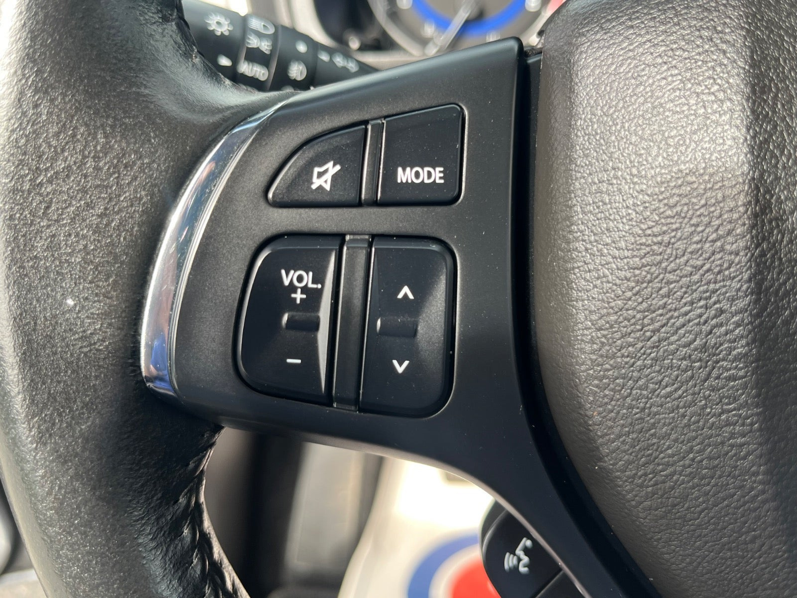 Grå Suzuki Baleno fra 2017