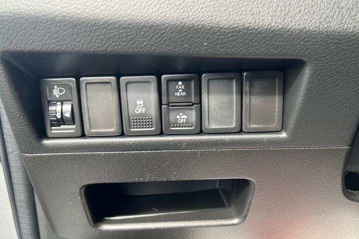 Grå Suzuki Baleno fra 2017