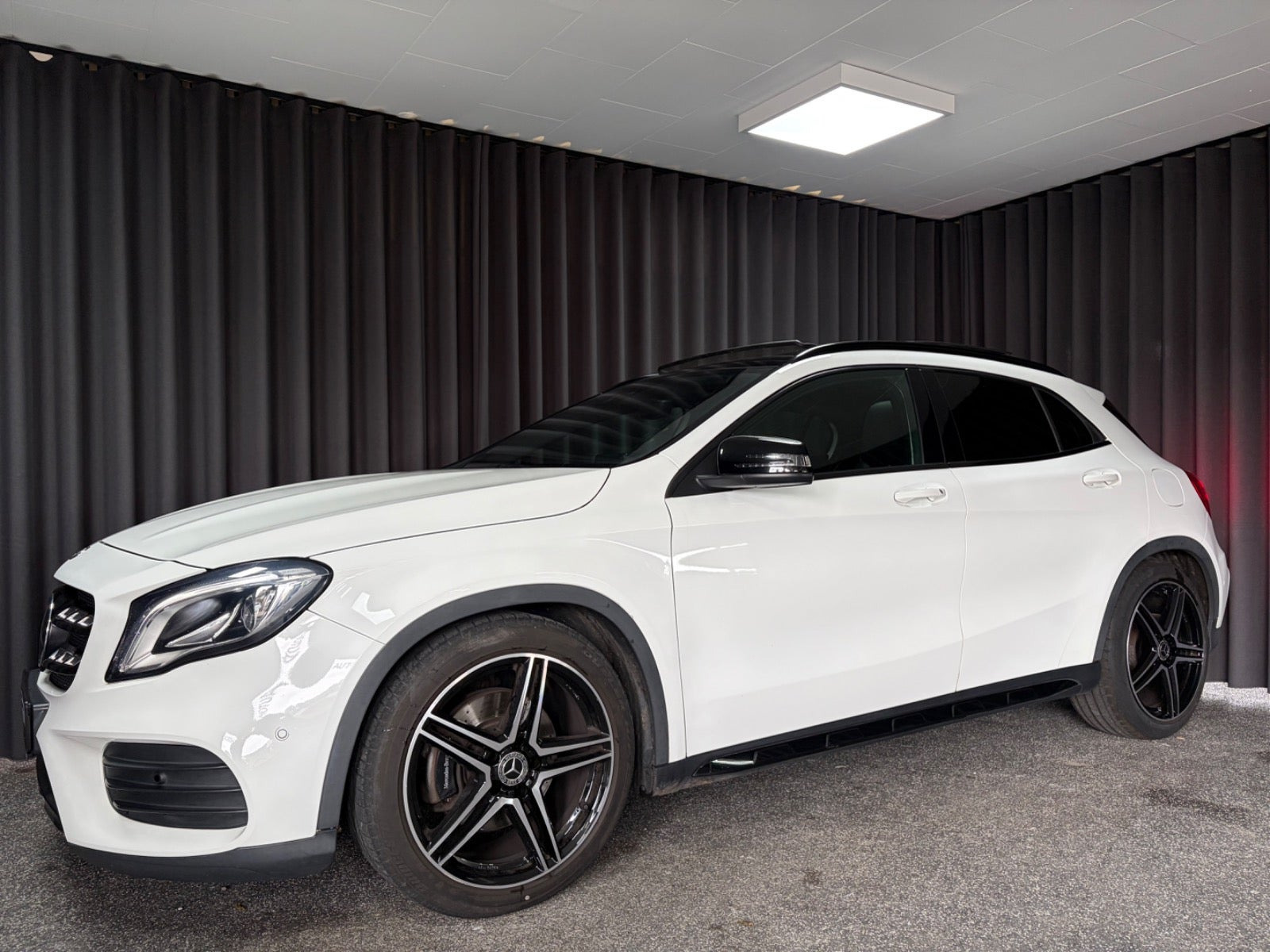 undefined Mercedes GLA250 fra 2017