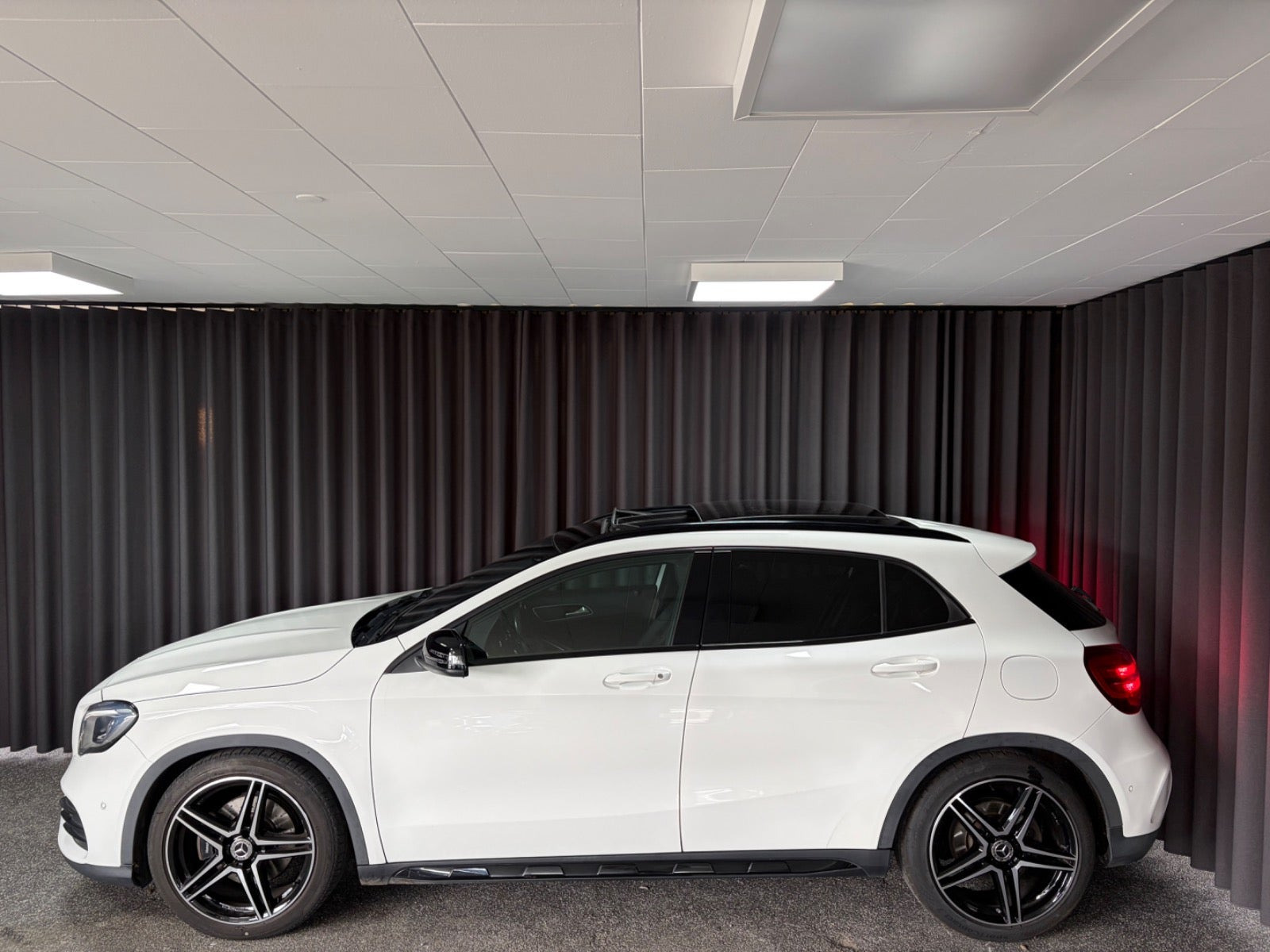 undefined Mercedes GLA250 fra 2017