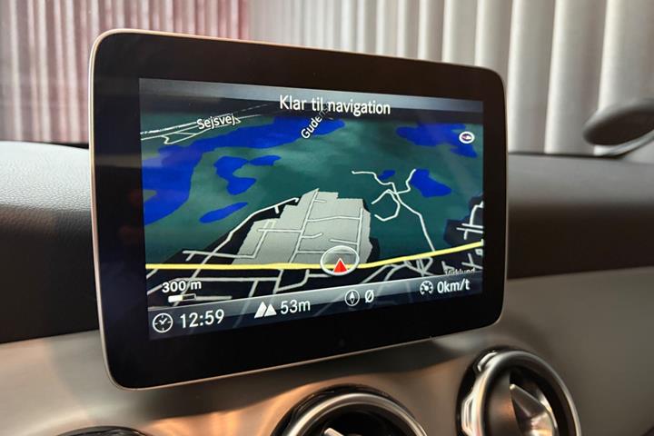 undefined Mercedes GLA250 fra 2017