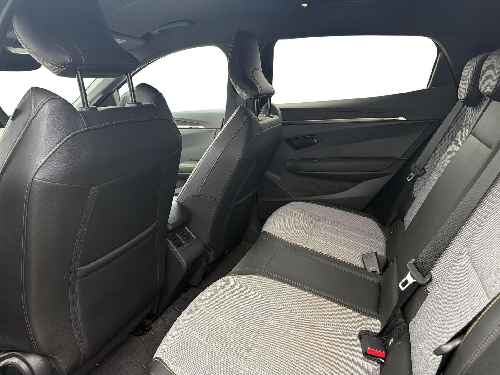 Sort Renault Megane E-Tech fra 2023