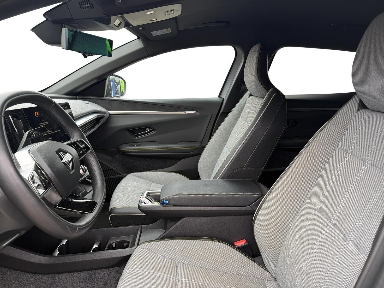 Grå Renault Megane E-Tech fra 2023