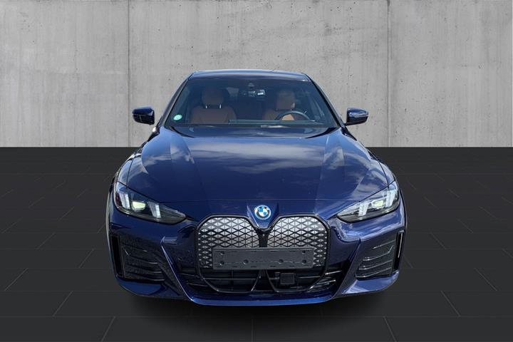Blå BMW i4 fra 2026