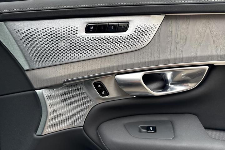 Sort Volvo XC90 fra 2026