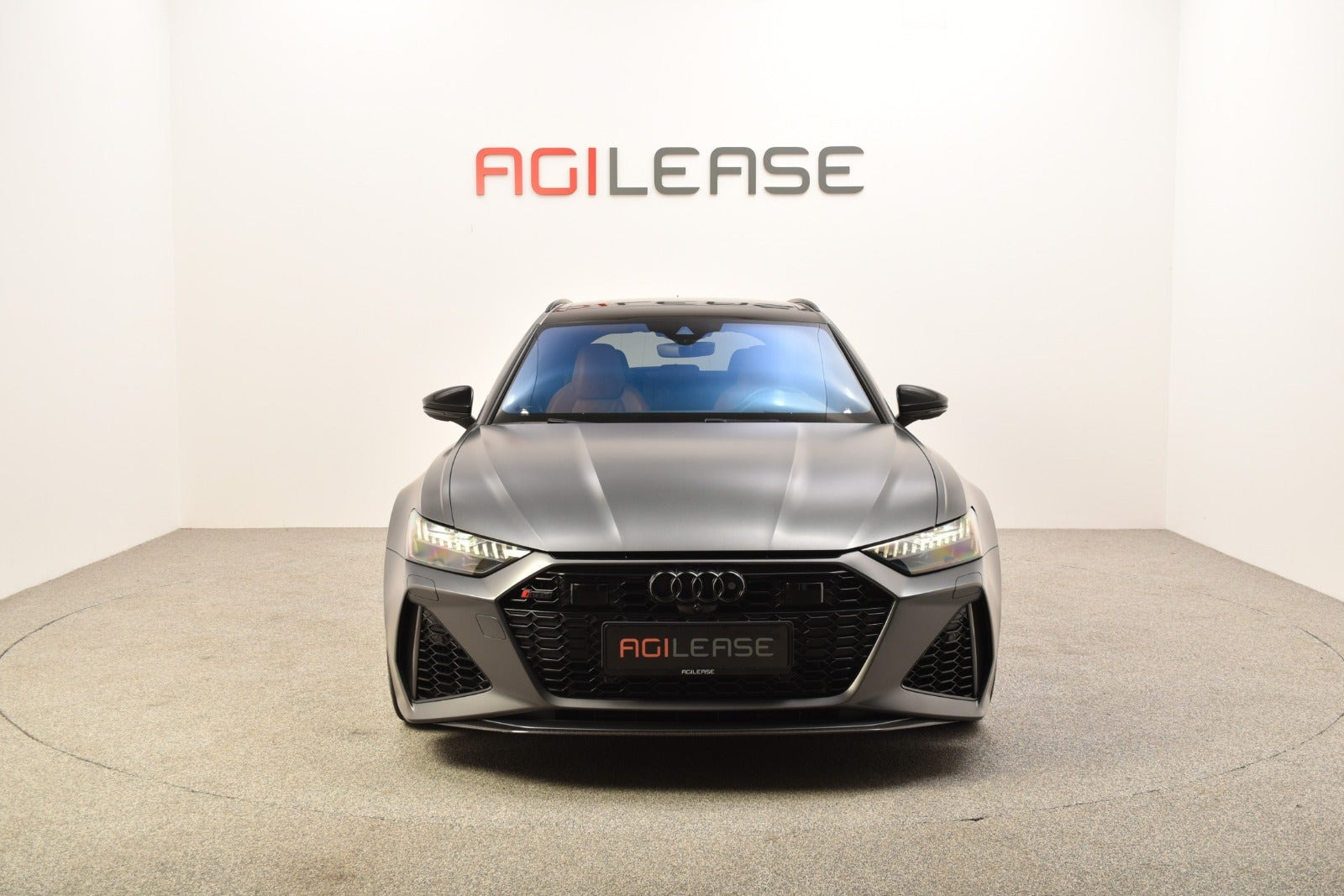 Grå Audi RS6 fra 2020