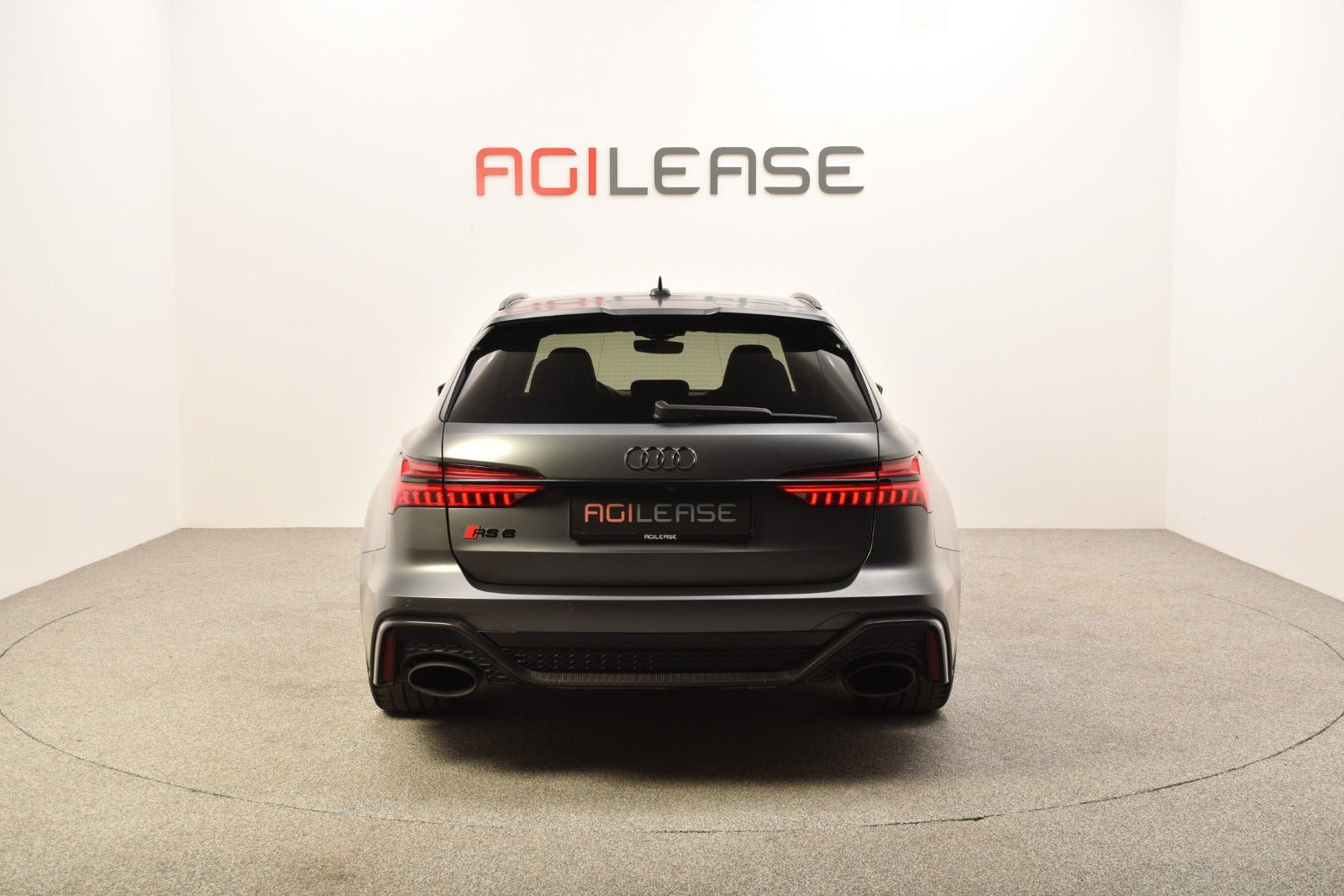 Grå Audi RS6 fra 2020