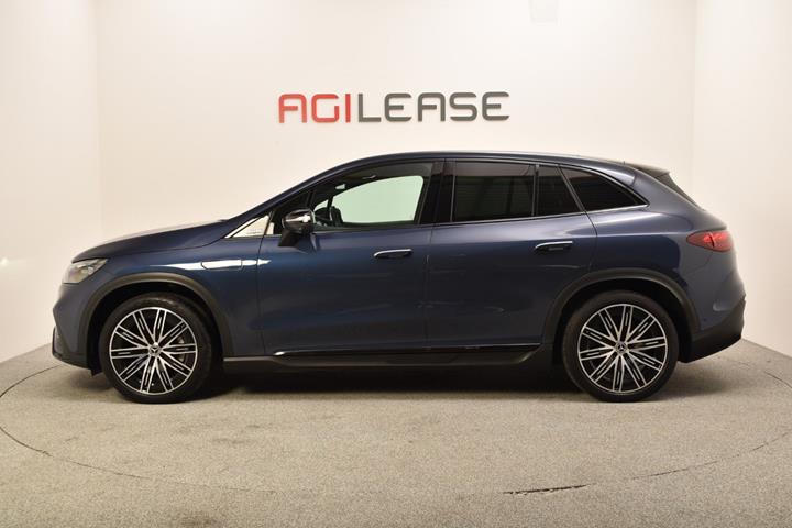 Blå Mercedes EQE350+ SUV fra 2023
