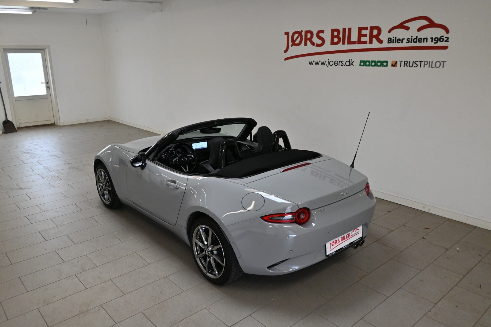 Grå Mazda MX-5 fra 2024