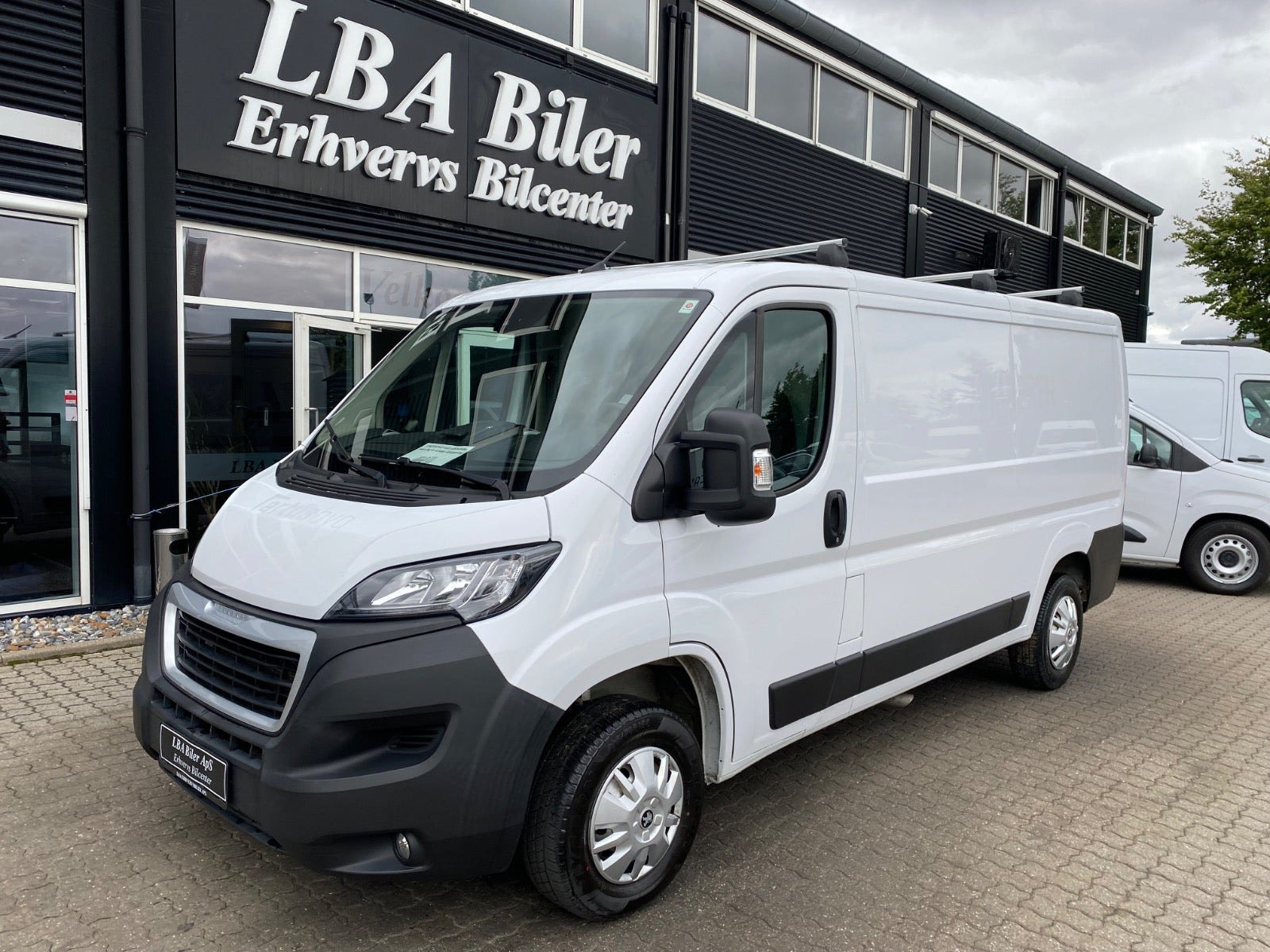 Peugeot Boxer 333 2,2 BlueHDi 140 L2H1 Premium