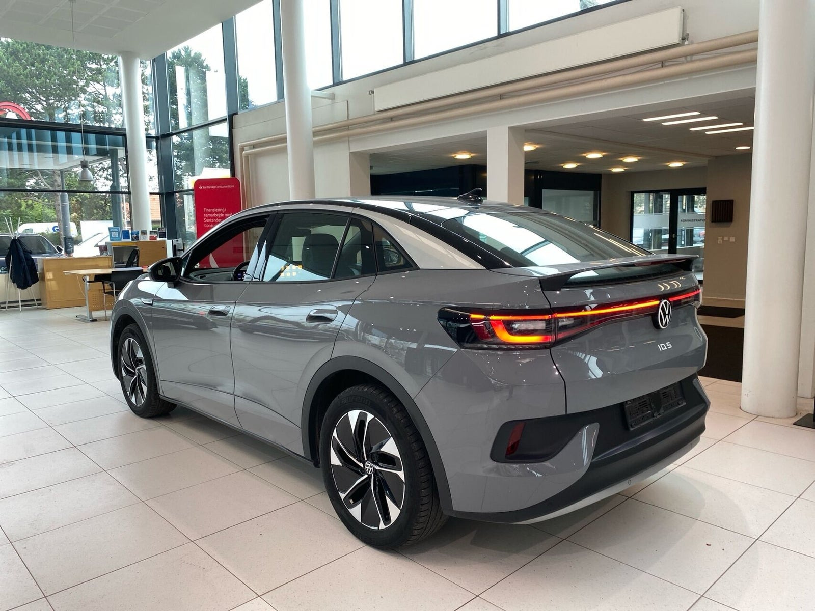 Grå VW ID.5 fra 2023