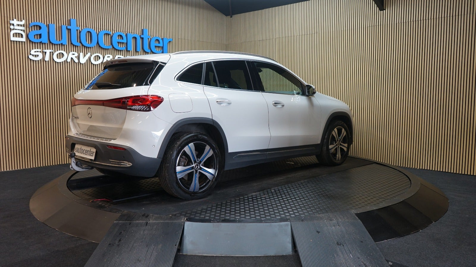Hvid Mercedes EQA250 fra 2023