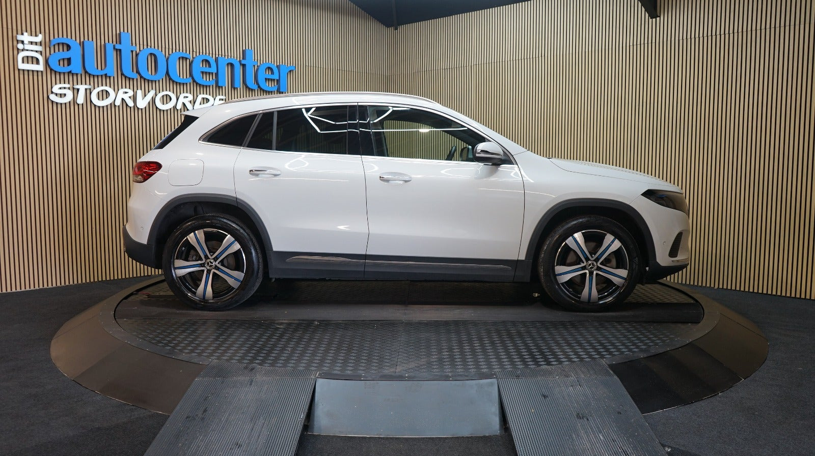 Hvid Mercedes EQA250 fra 2023