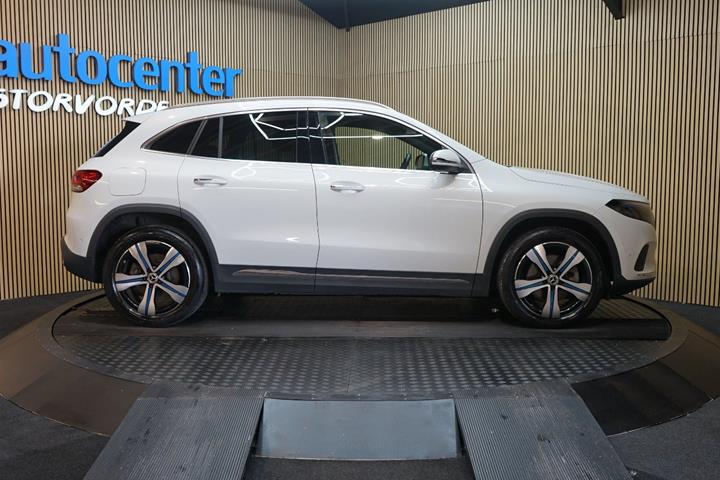 Hvid Mercedes EQA250 fra 2023
