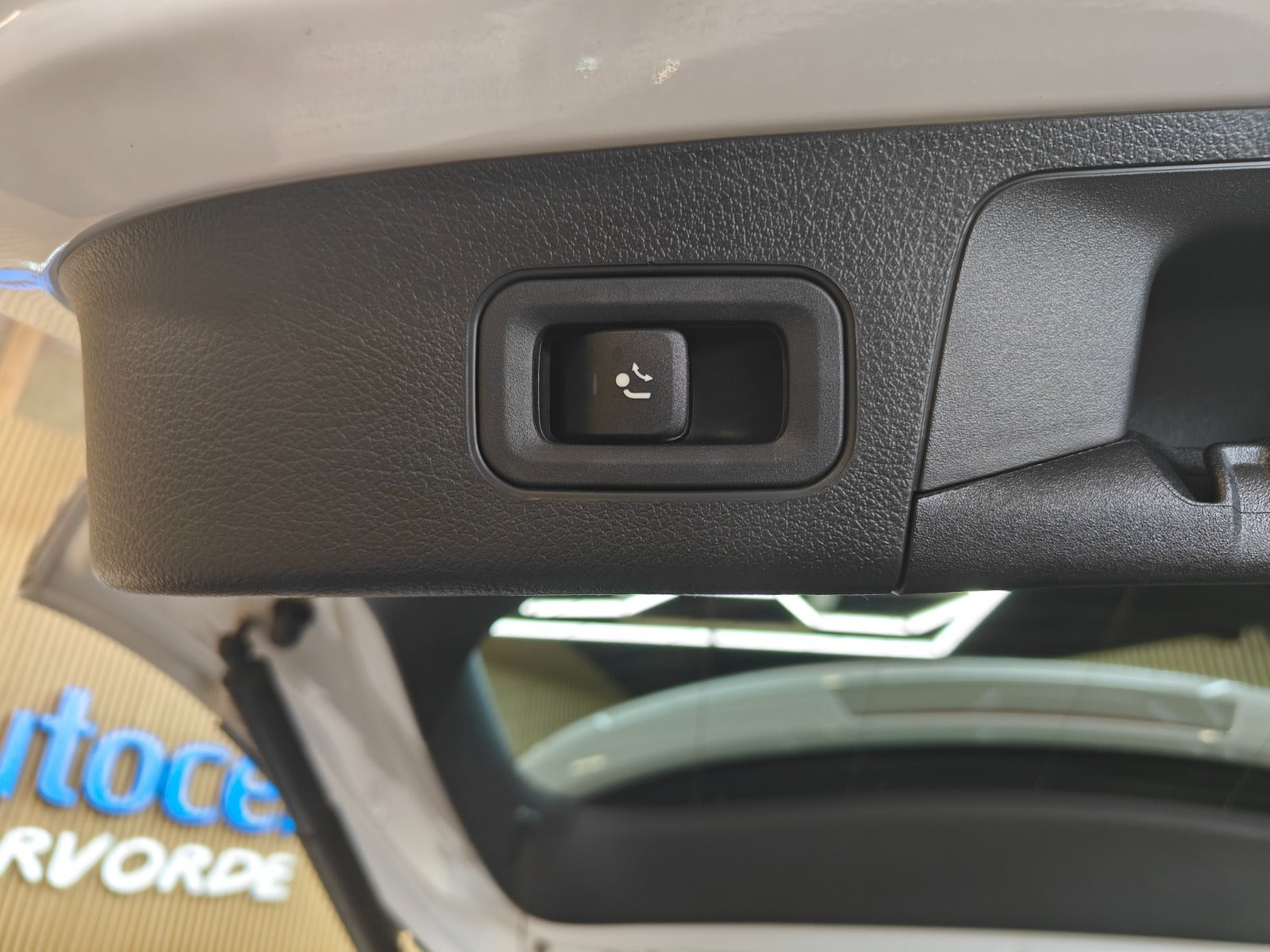 Hvid Mercedes EQA250 fra 2023