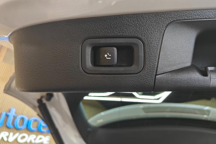 Hvid Mercedes EQA250 fra 2023
