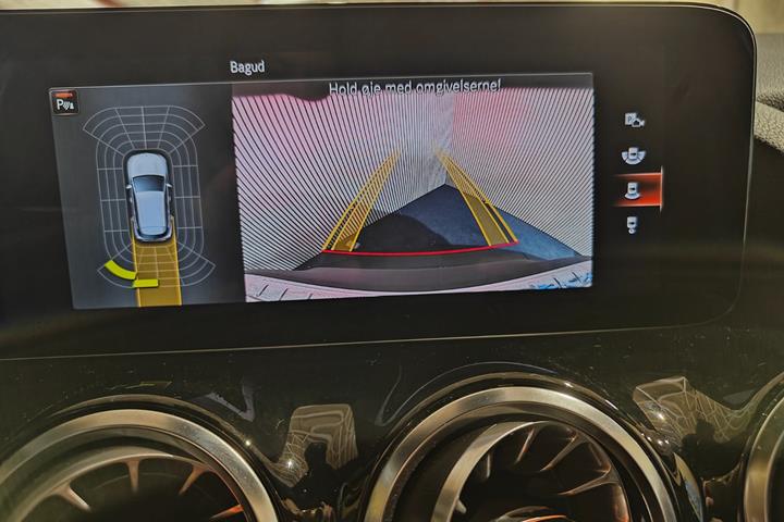 Hvid Mercedes EQA250 fra 2023
