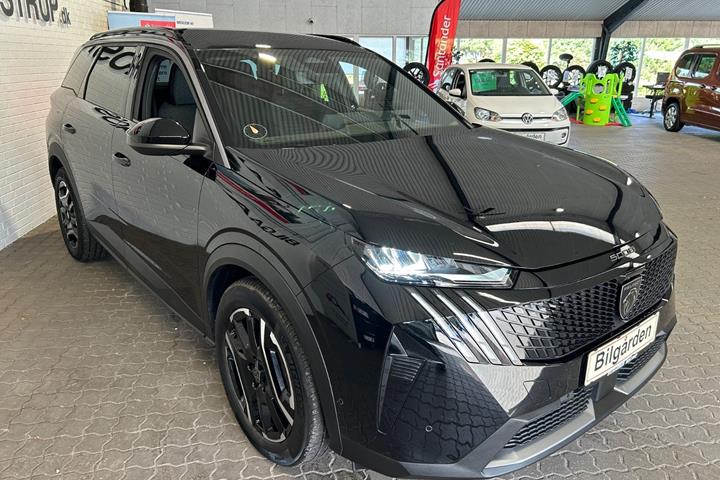 Sort Peugeot e-5008 fra 2025