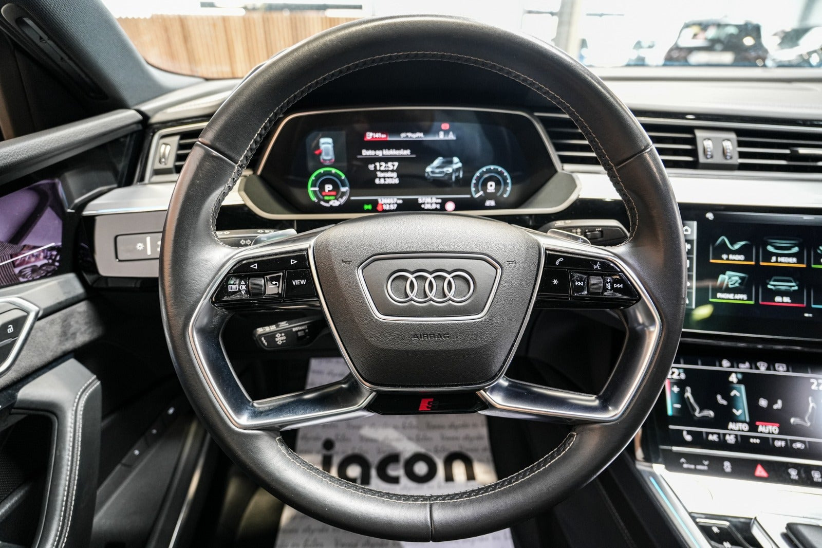 Sort Audi e-tron fra 2021