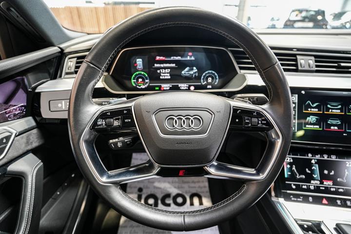 Sort Audi e-tron fra 2021