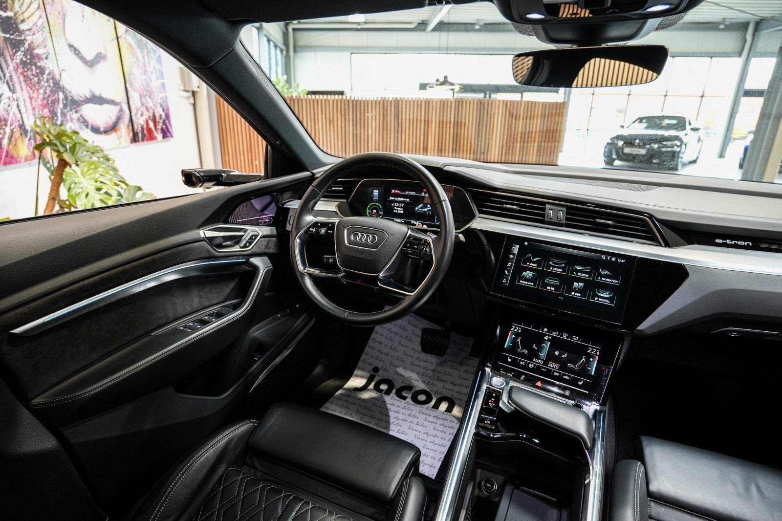 Sort Audi e-tron fra 2021