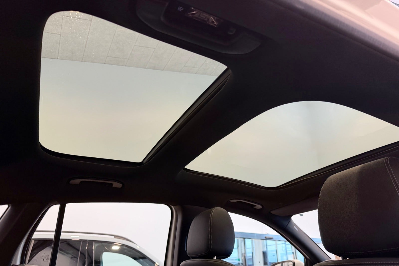 Hvid Mercedes EQA250 fra 2025