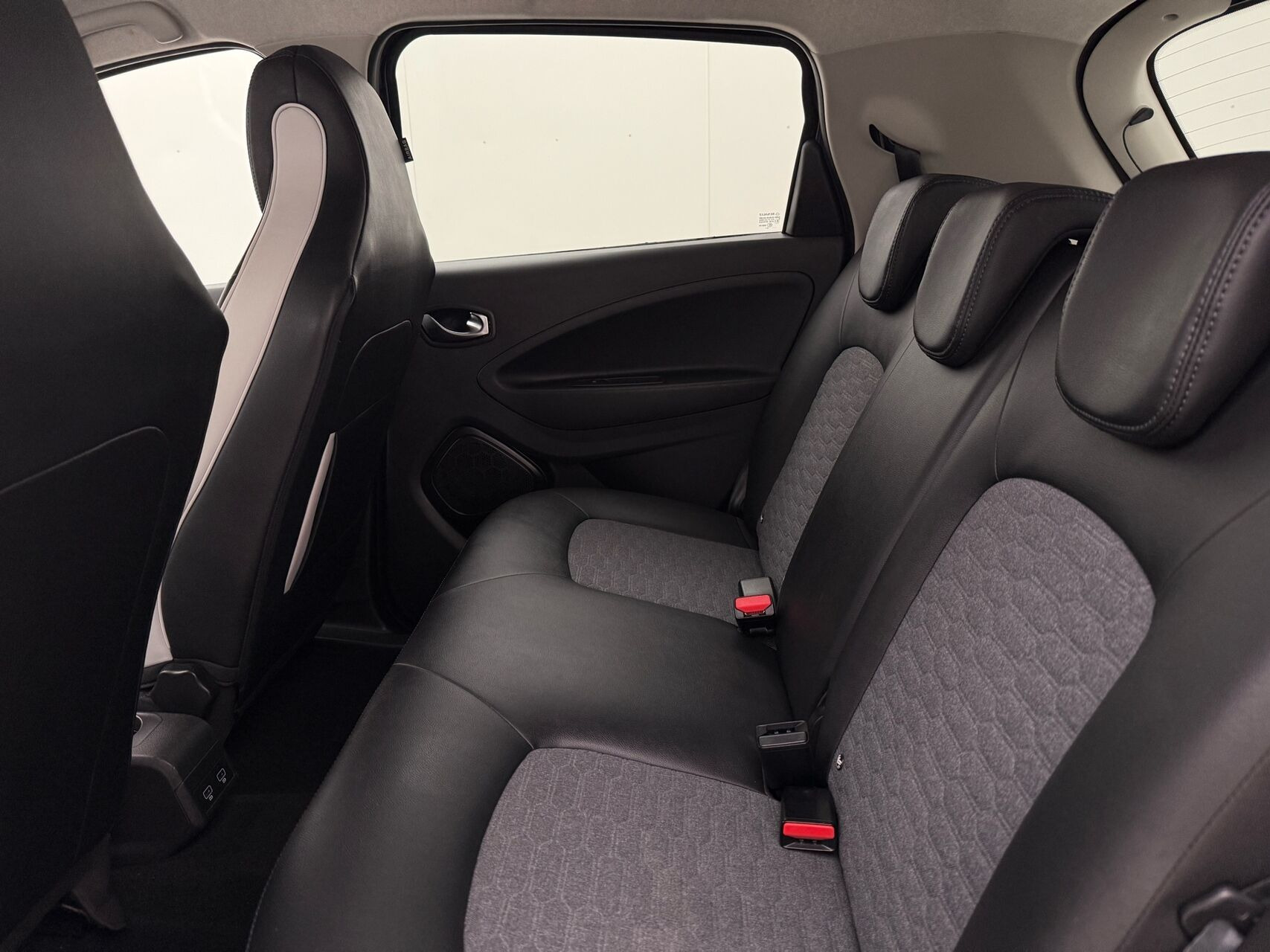 Grå Renault Zoe fra 2021
