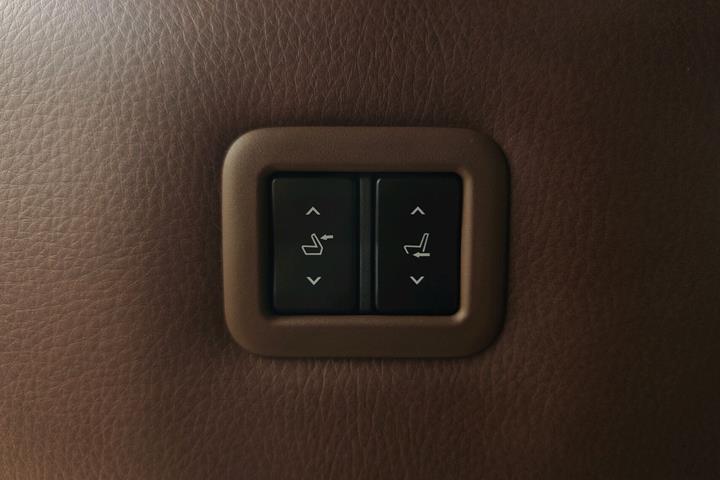 Hvid Mazda MX-30 fra 2023