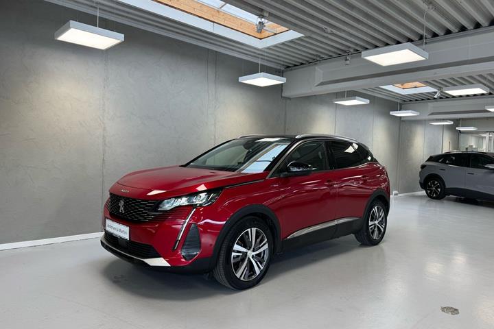 Rød Peugeot 3008 fra 2020