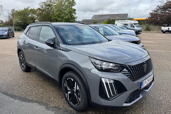 Grå Peugeot e-2008 fra 2026