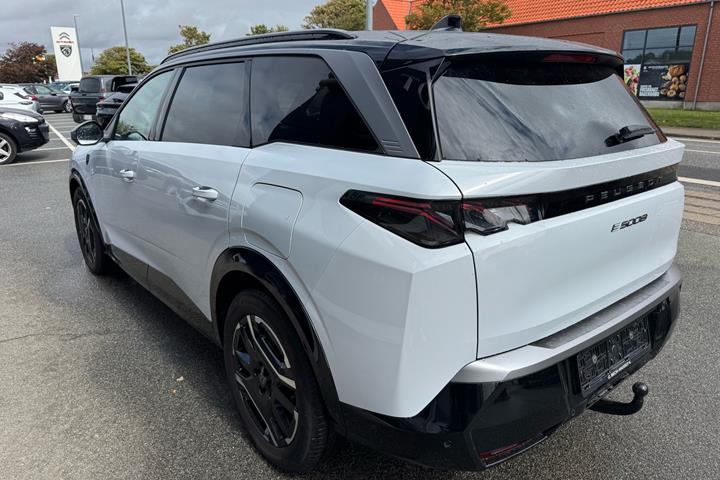 Hvid Peugeot e-5008 fra 2025