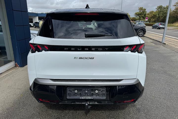 Hvid Peugeot e-5008 fra 2025