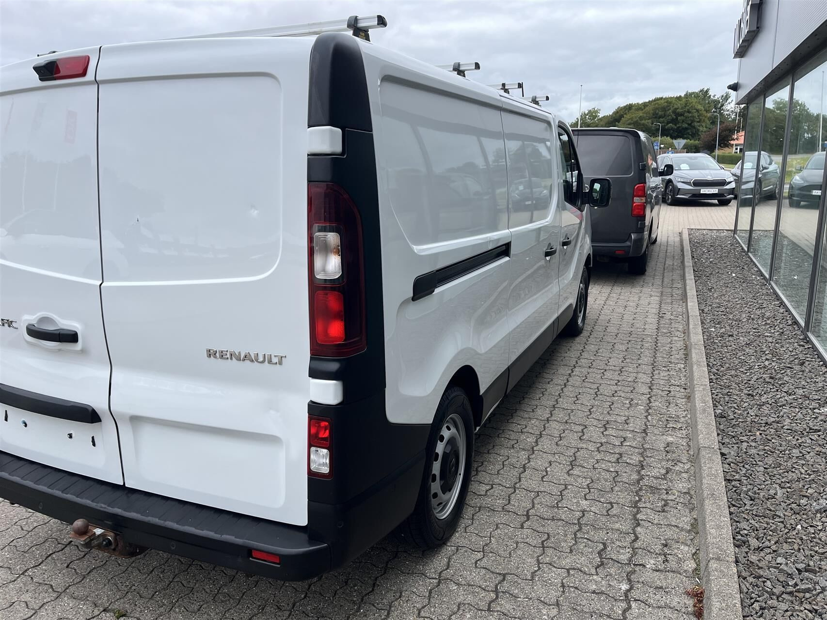 Hvid Renault Trafic fra 2022