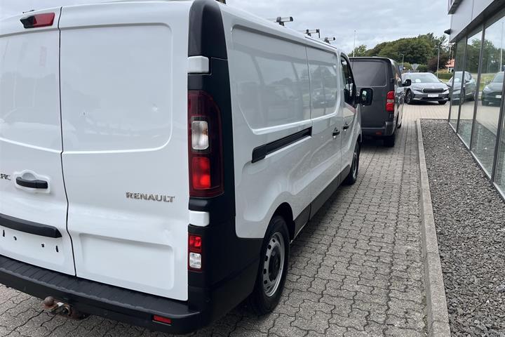 Hvid Renault Trafic fra 2022