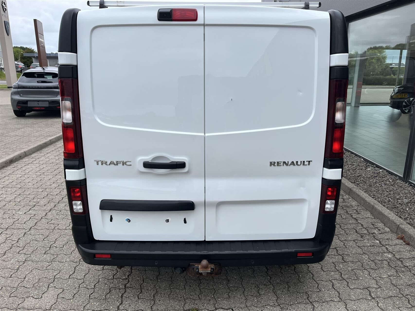Hvid Renault Trafic fra 2022